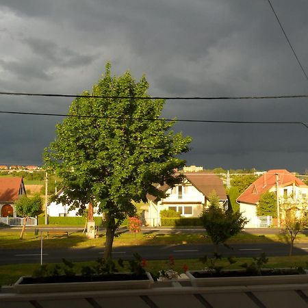 Betti Vendeghaz Apartment Alsópáhok Bagian luar foto