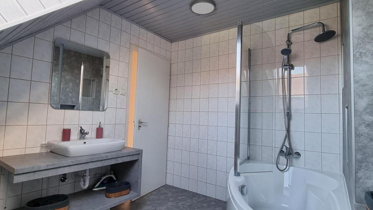 Betti Vendeghaz Apartment Alsópáhok Bagian luar foto
