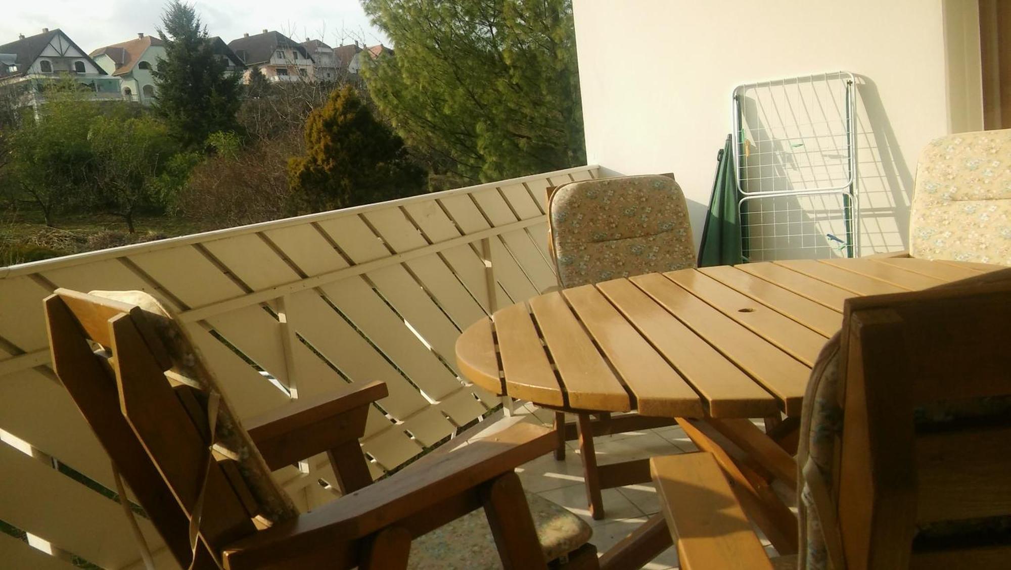 Betti Vendeghaz Apartment Alsópáhok Bagian luar foto
