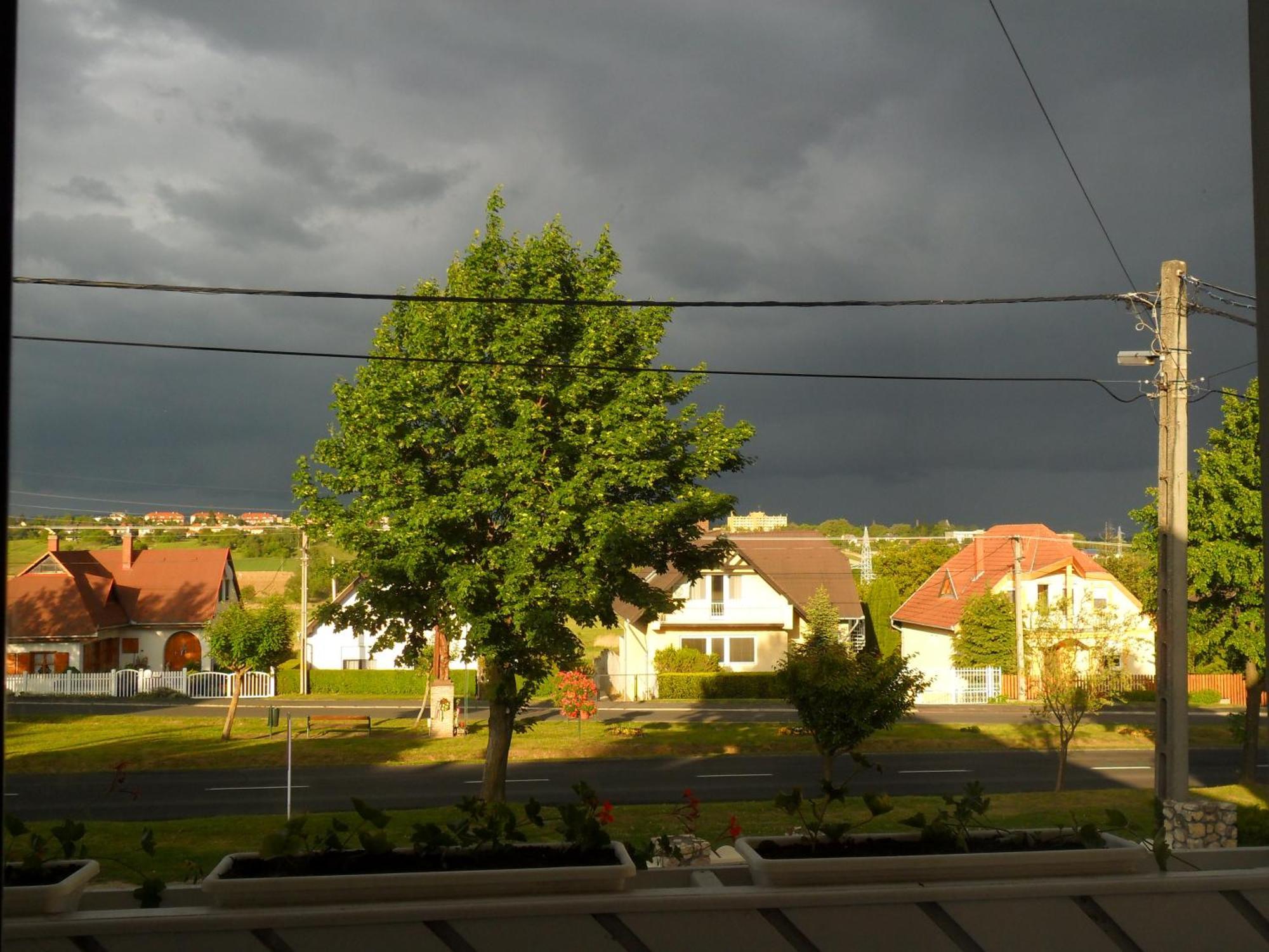 Betti Vendeghaz Apartment Alsópáhok Bagian luar foto