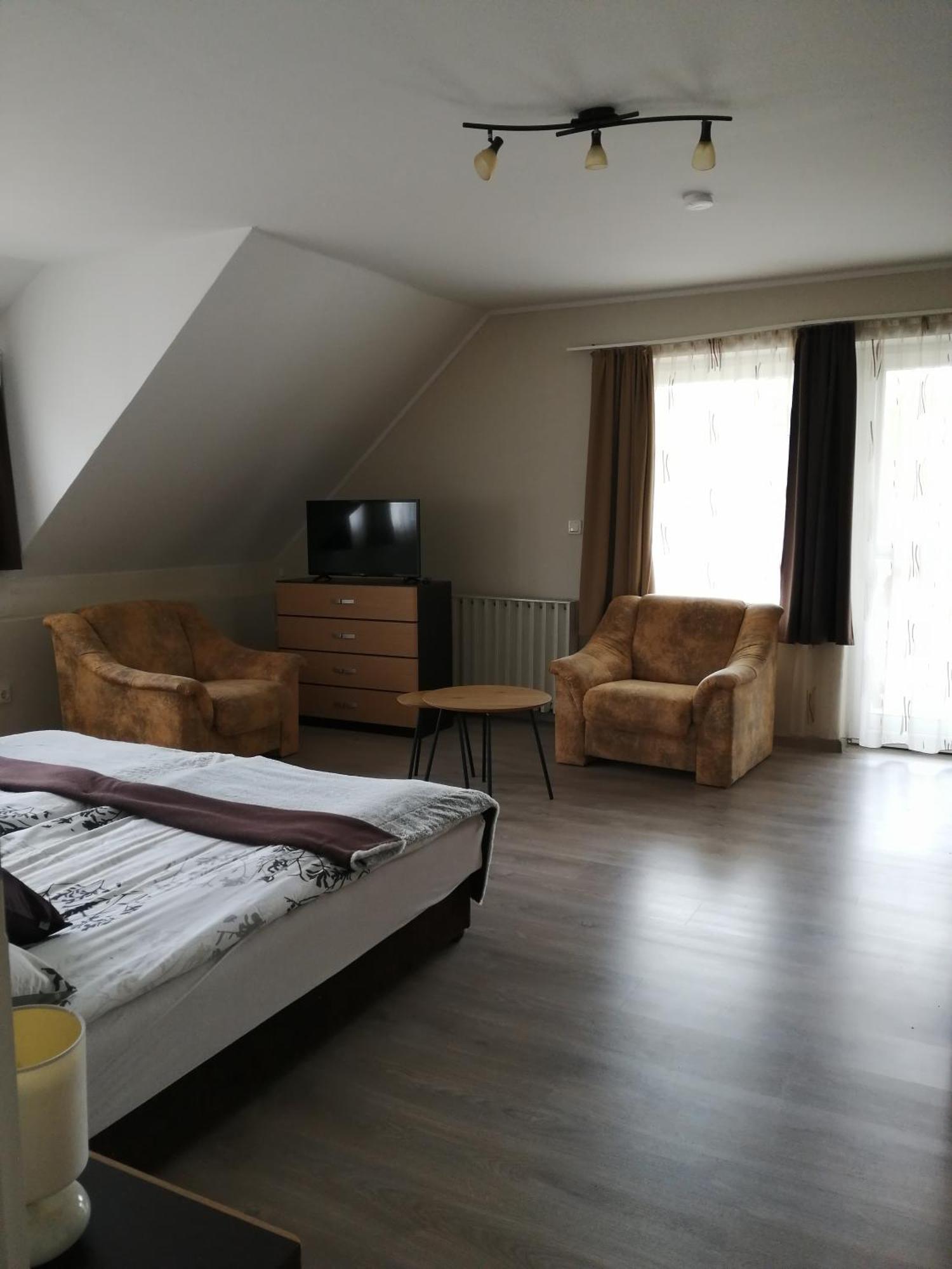 Betti Vendeghaz Apartment Alsópáhok Bagian luar foto