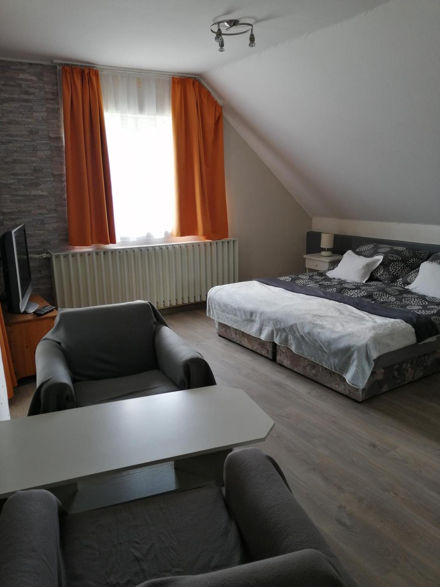 Betti Vendeghaz Apartment Alsópáhok Bagian luar foto